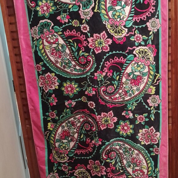 Vera Bradley Towels: Set of Two - Picture 2 of 6